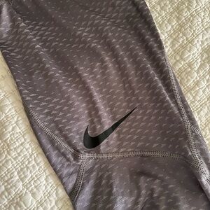 Nike PRO Gray Performance Tights Leggings 3/4